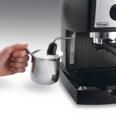 Кавоварка DeLonghi EC 153 B
